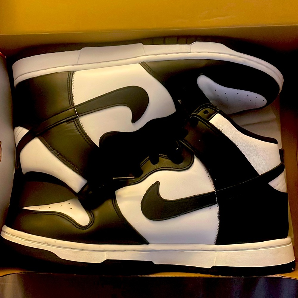 Mid Dunk Pandas Women